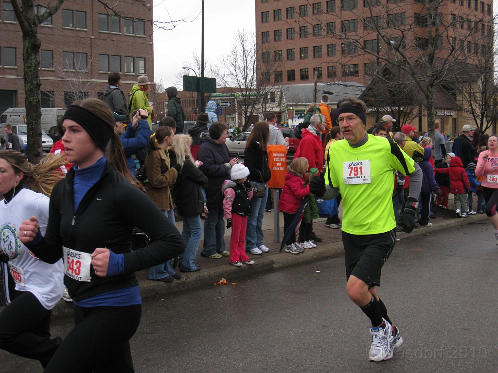 Shamrocks and Shenanigans 5K 2010 1100.jpg - The 2010 Shamrocks and Shenanigans 5K race in Ann Arbor MI. Cool and damp, and crowded. Hey, I think I am gonna make it there.